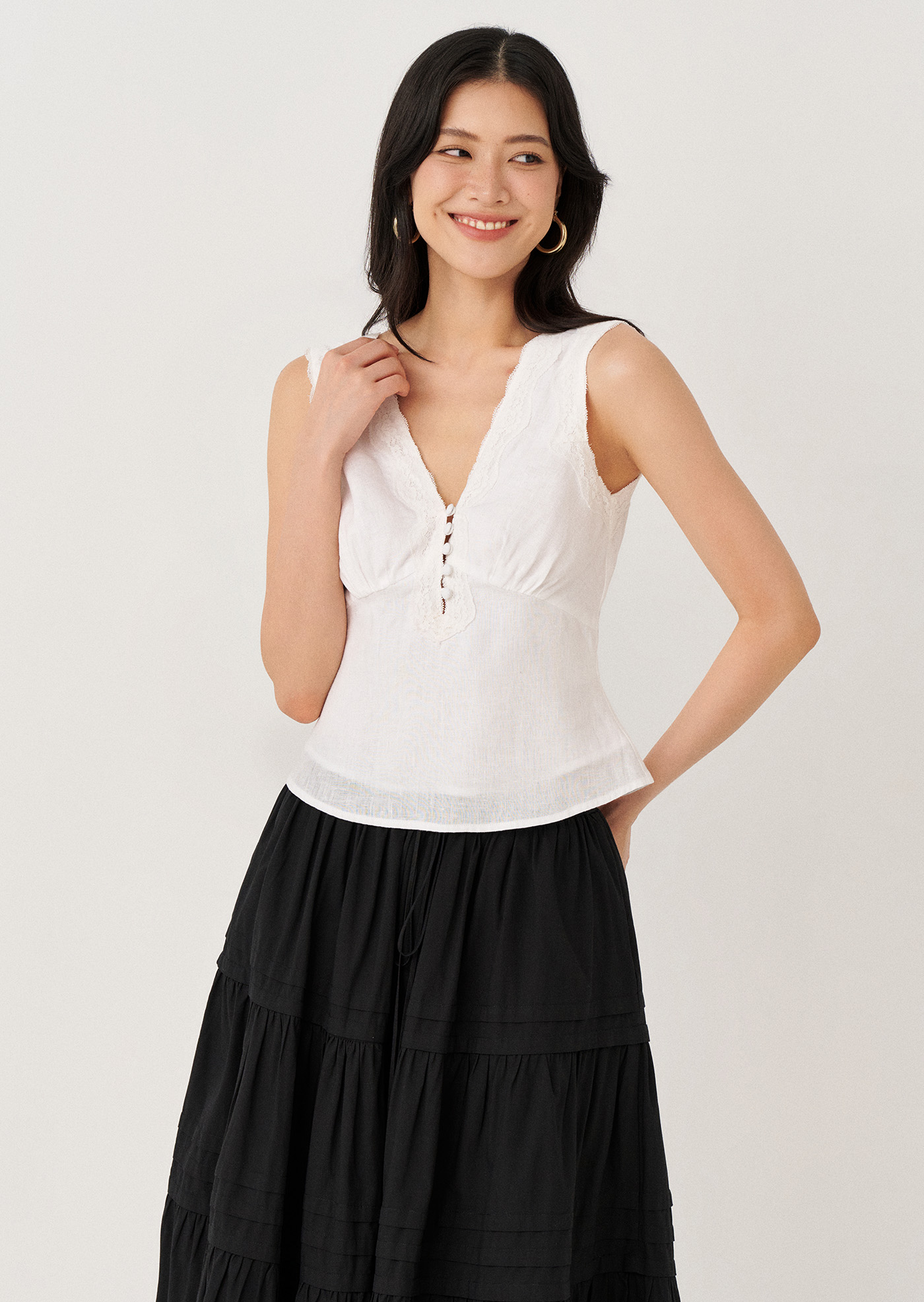 efu EATHER SLEEVELESS TOP ホワイトF Aven Top - White | Caramel Monster