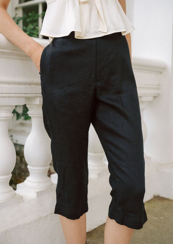 Claire Capri Pant - Black
