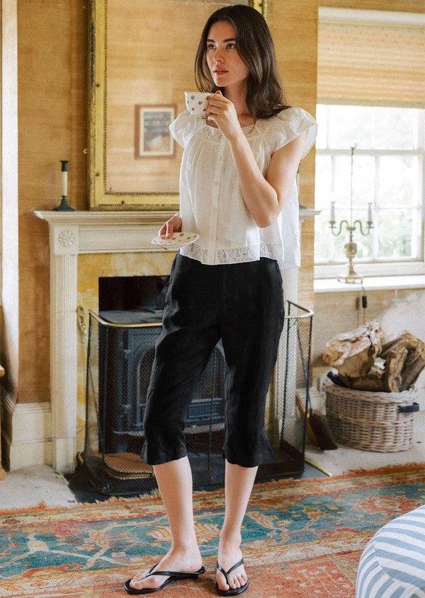 Claire Capri Pant - Black