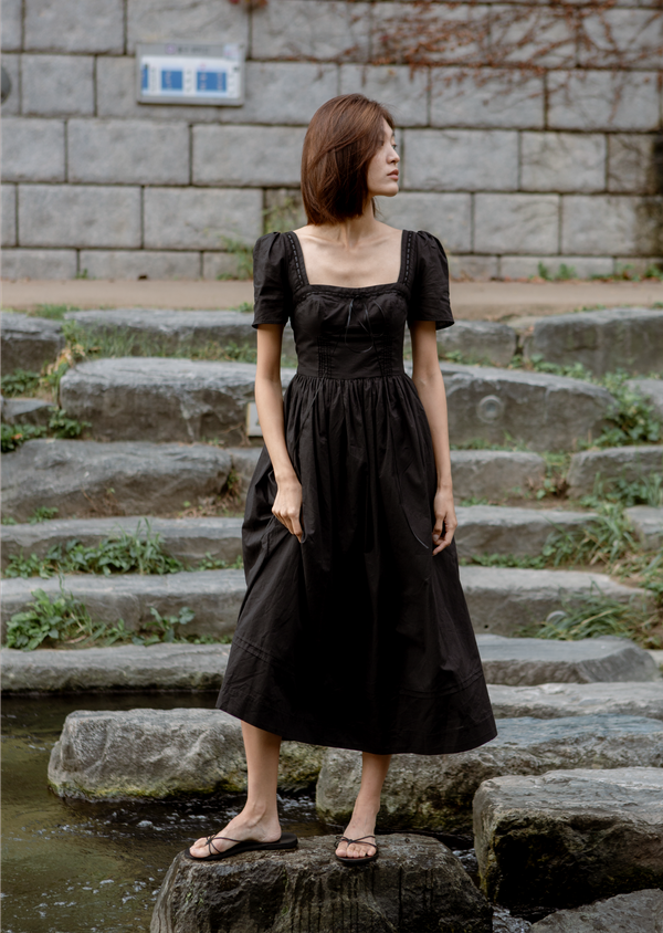 Lara Midi Dress - Black Lara Midi Dress - Black